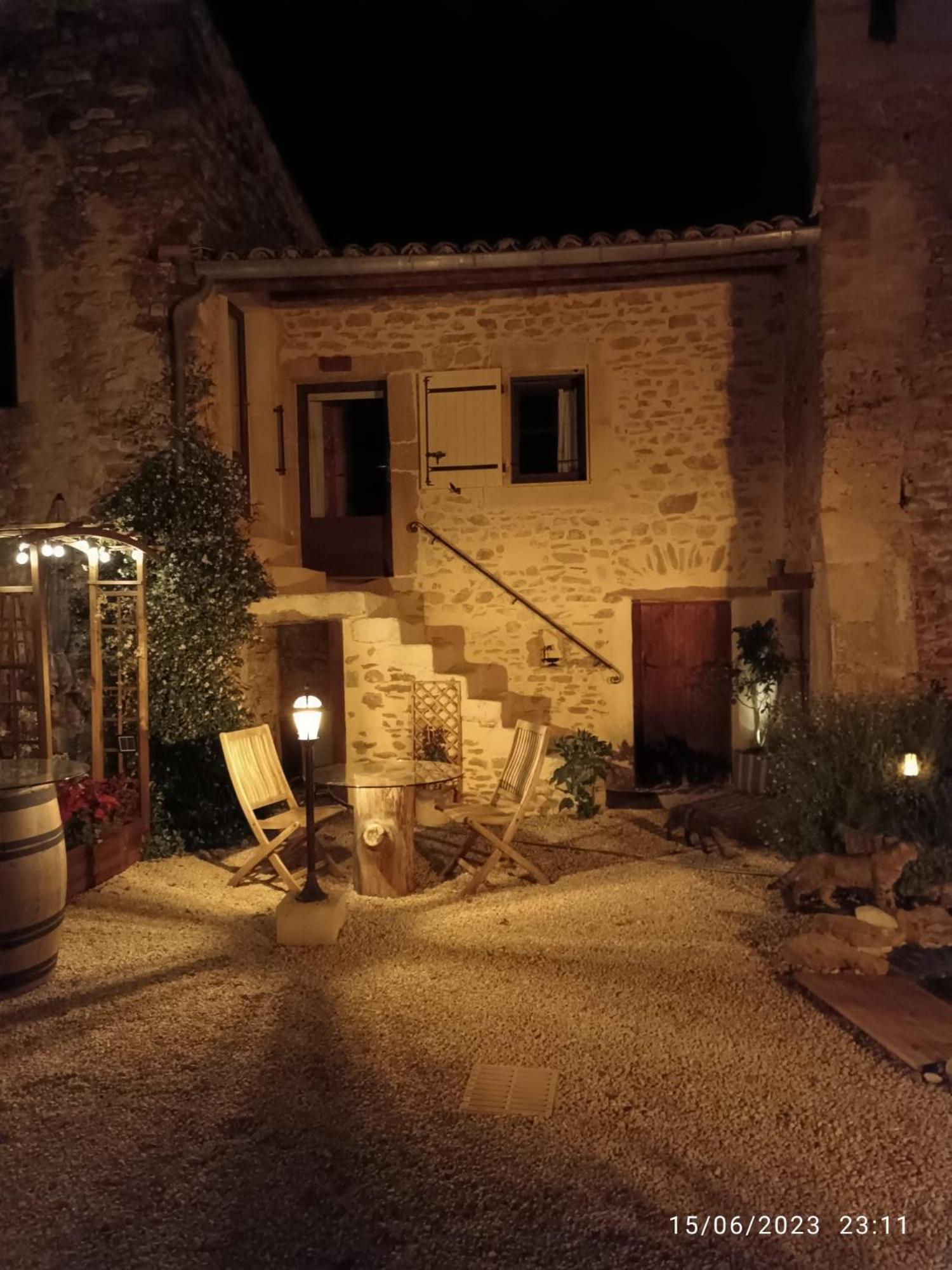 Bed and Breakfast Mas De L'Amme Valréas Exterior foto